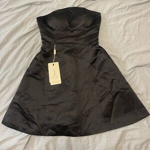 Elegant Black Strapless Dress WITH POCKETS
